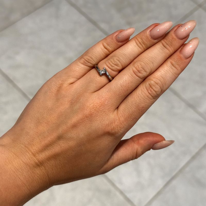 Pre-Owned 18ct White gold Diamond Ring 0.15ct  H Si1