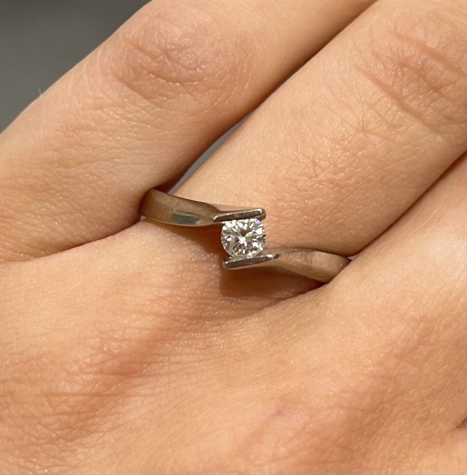 Pre-Owned 14ct White Gold 0.15ct Tension Set Diamond Ring
