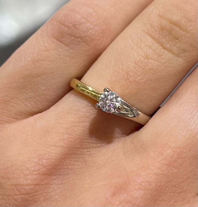 Pre-Owned 18ct Two-Tone 0.25ct Diamond Solitaire