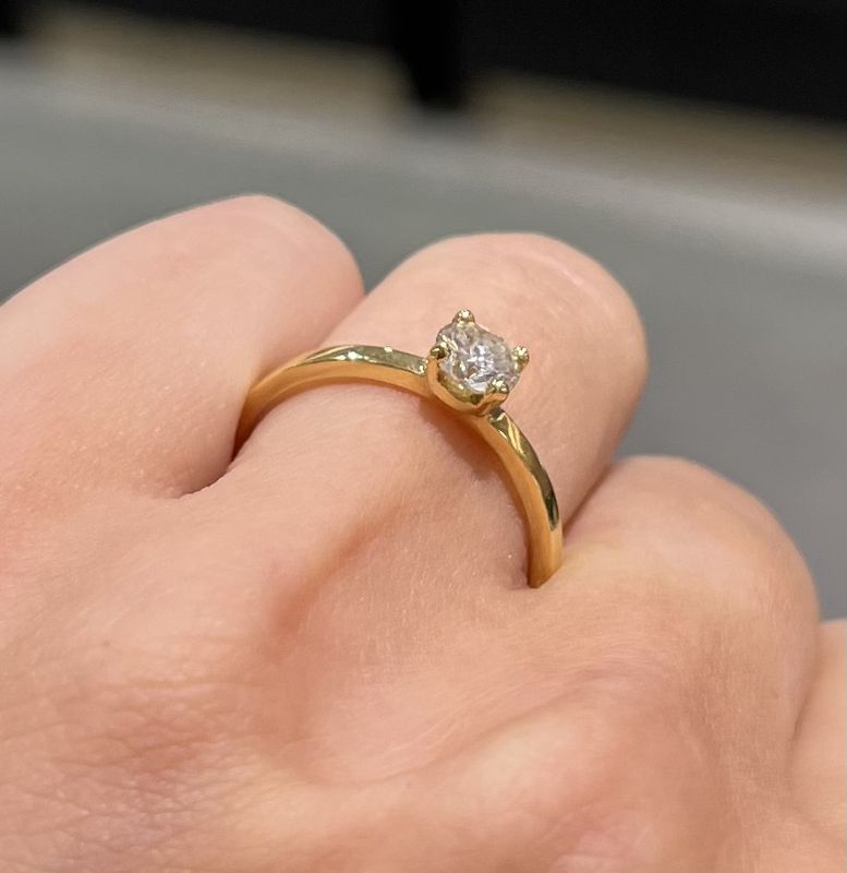 Pre-Owned 18ct Yellow Gold 0.33ct I SI2 Diamond Solitaire