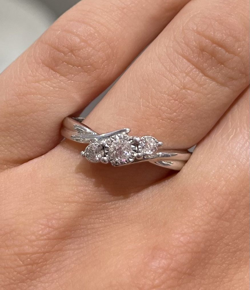 Pre-Owned 9ct White Gold 0.20ct Trilogy Ring