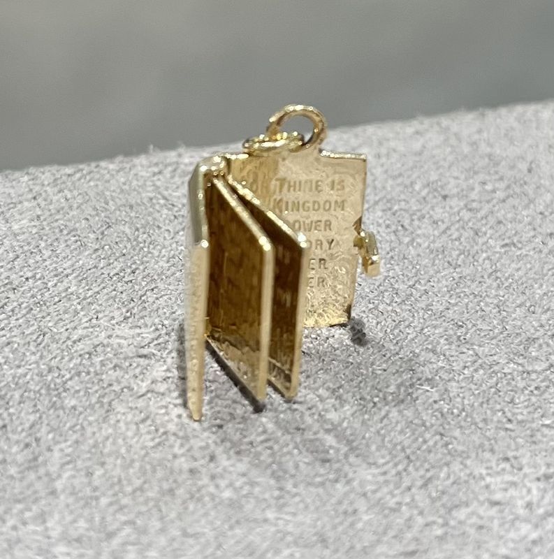 Pre-Owned 9ct Yellow Gold Holy Bible Small Charm