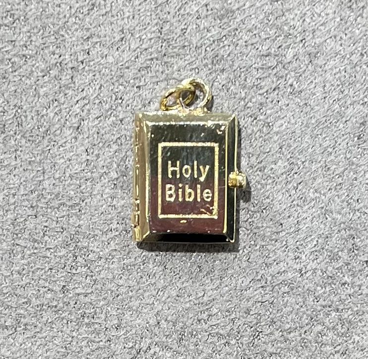 Pre-Owned 9ct Yellow Gold Holy Bible Small Charm