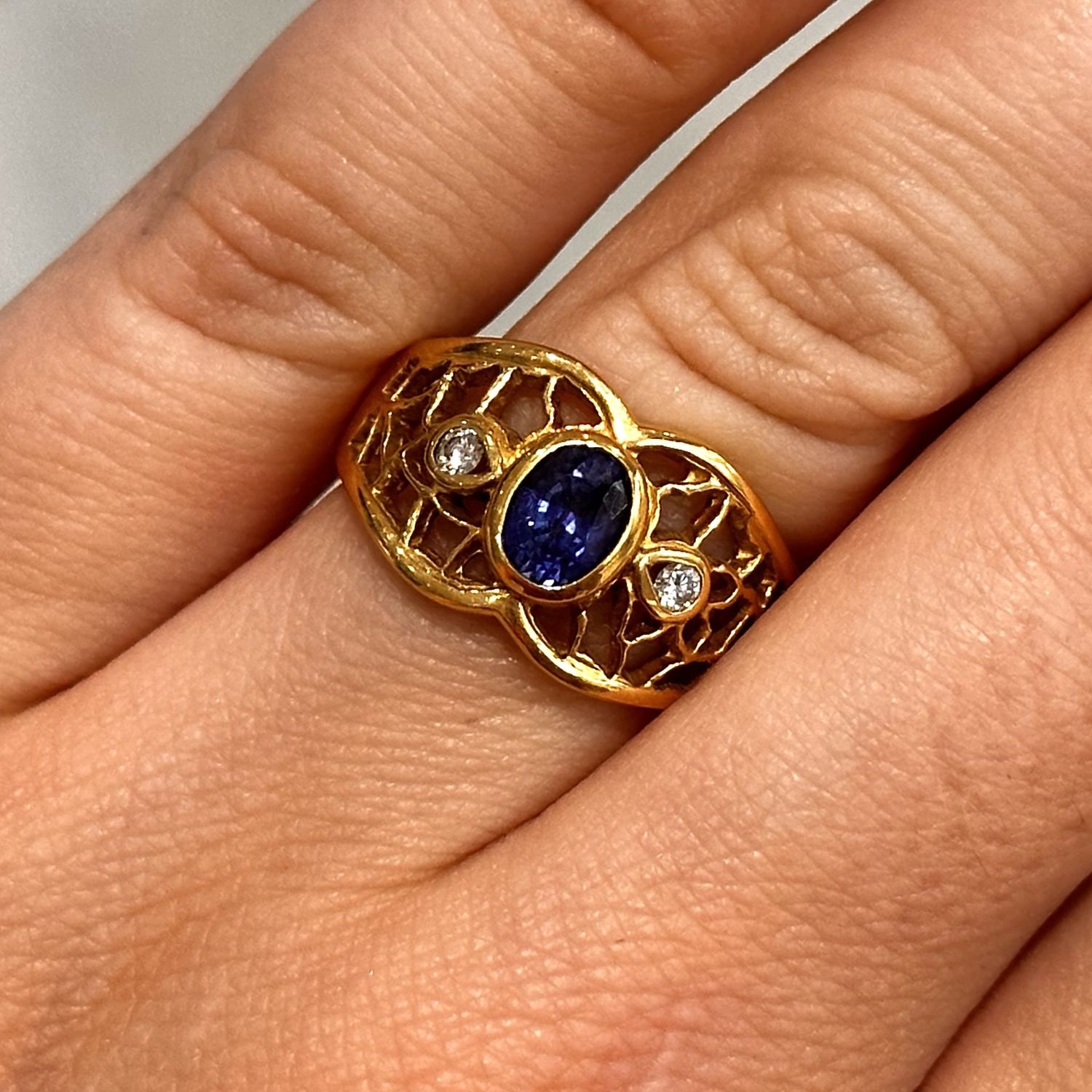 Pre-Owned 18ct Yellow Gold Sapphire and Diamond Ring