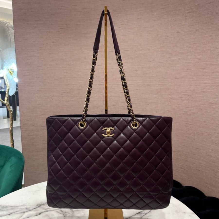 Pre-Owned Chanel Timeless Purple Calfskin Soft Tote Bag