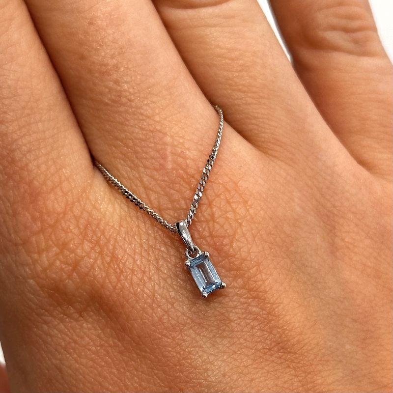 9ct White Gold Blue Topaz Octagonal Pendant 0.23ct