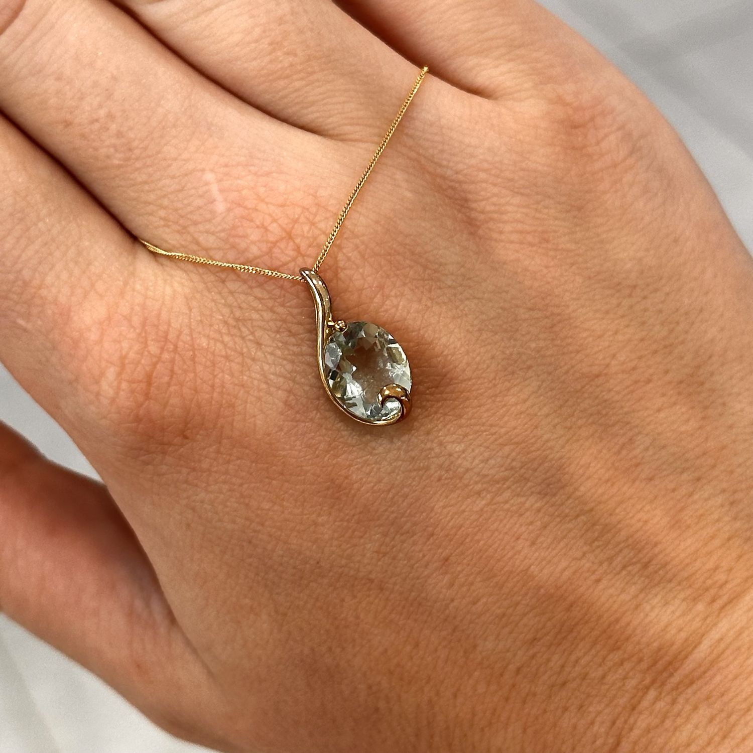 9ct Yellow Gold Green Fluorite Swirl Pendant