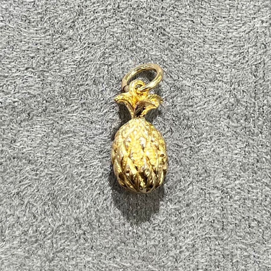 Pre-Owned 9ct Yellow Gold Pineapple Charm