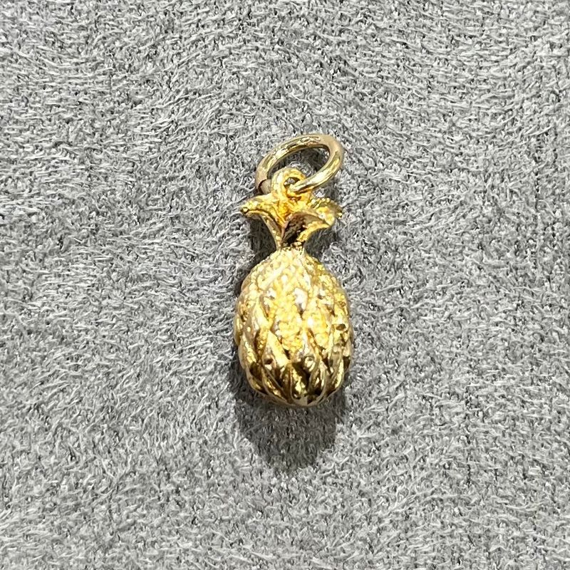 Pre-Owned 9ct Yellow Gold Pineapple Charm