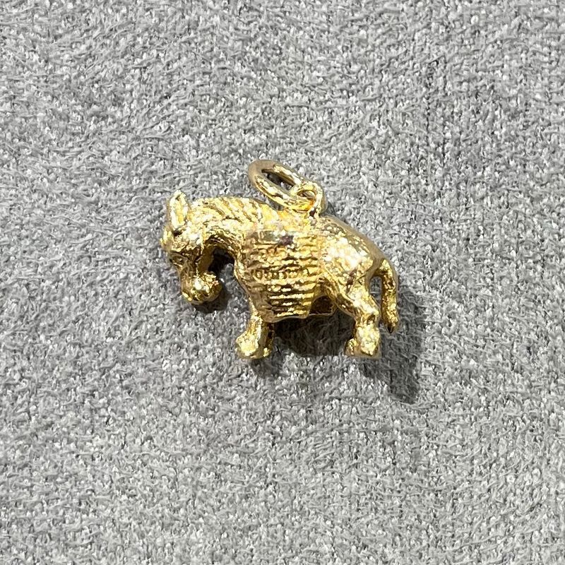 Pre-Owned 9ct Yellow Gold Donkey with Basket Charm