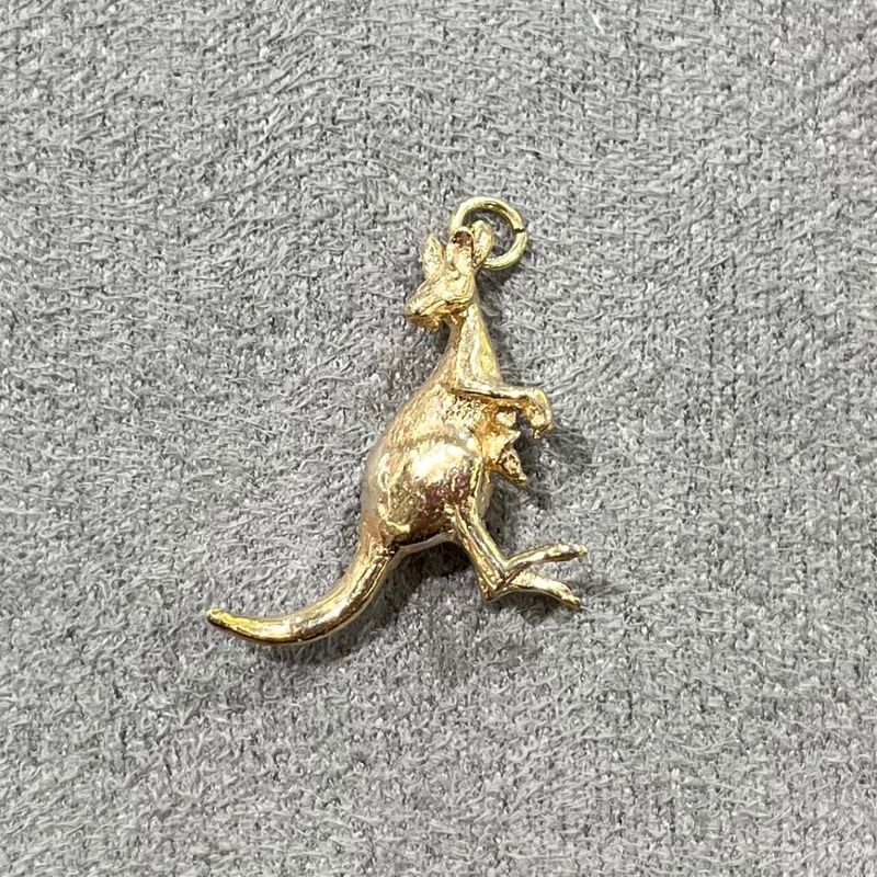 Pre-Owned 9ct Yellow Gold Vintage Kangaroo Charm