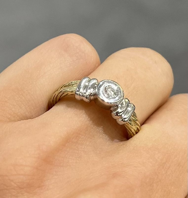 Pre-Owned 9ct Yellow Gold 0.10ct Diamond Ring with Rope Style Twisted Band