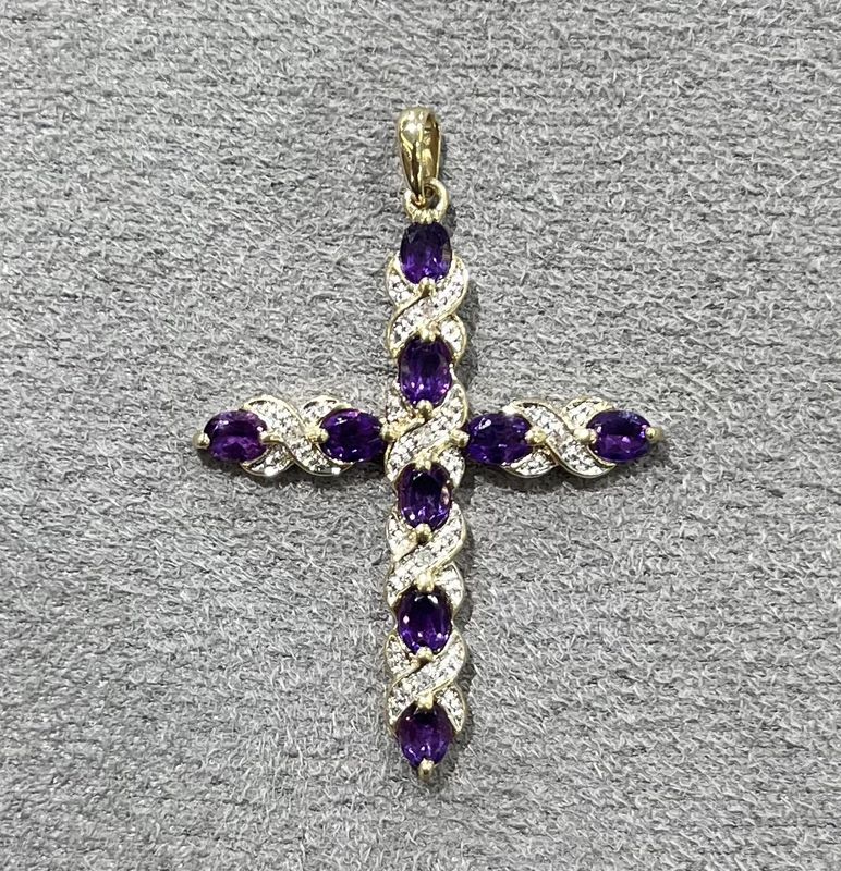 Pre-Owned 9ct Yellow Gold Amethyst &amp; Diamond Cross