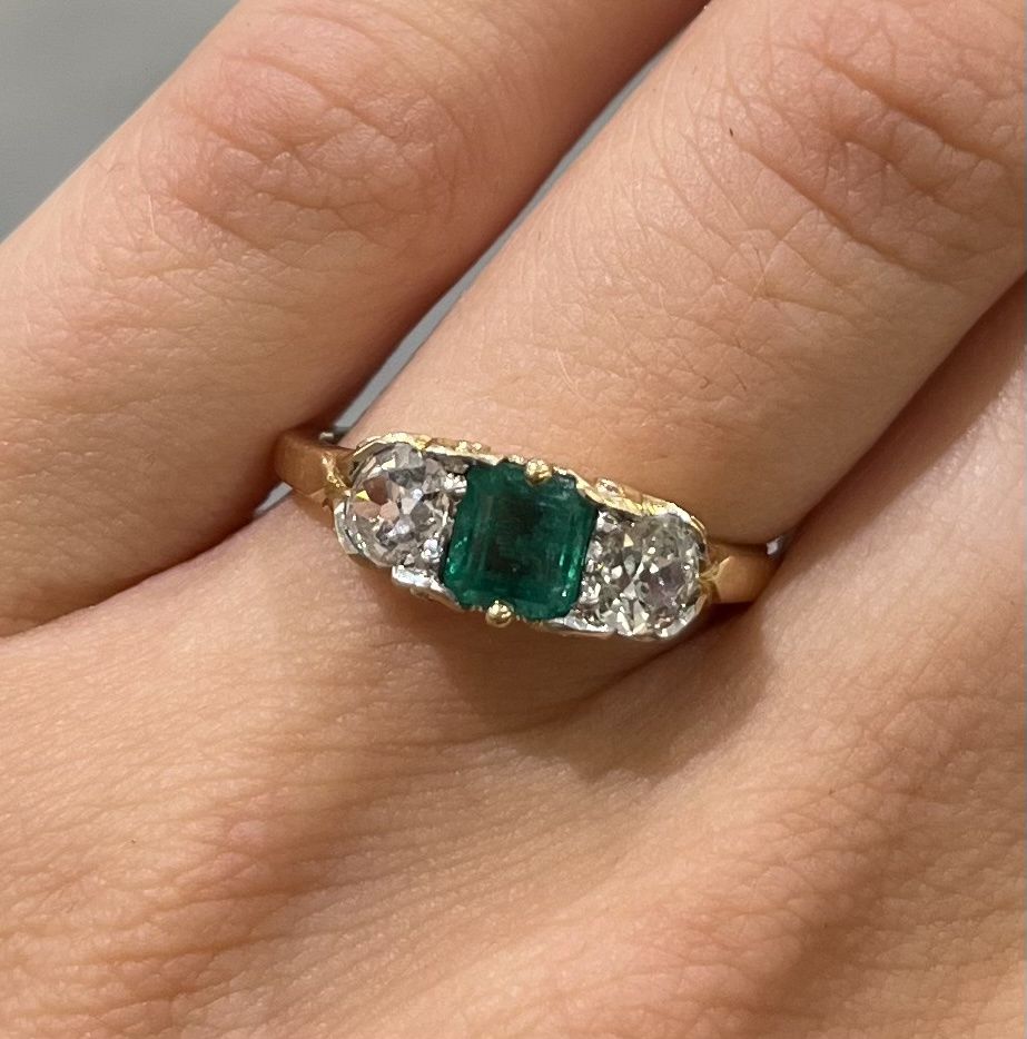 Pre-Owned Antique 0.55ct Emerald &amp; 0.66ct Old Mine Cut Diamond Ring