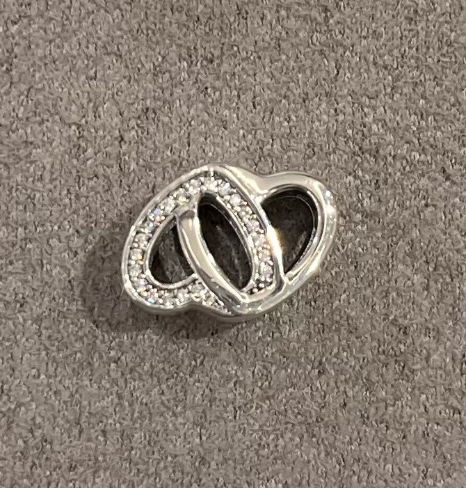 Pre-Owned Pandora Sparkling Entwined Love Hearts Charm