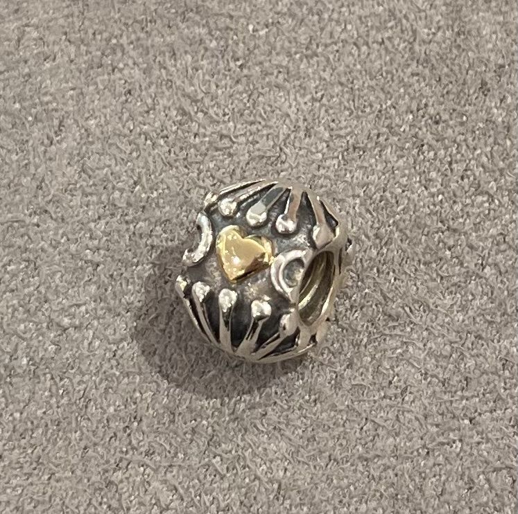 Pre-Owned Pandora Love &amp; Hugs Charm