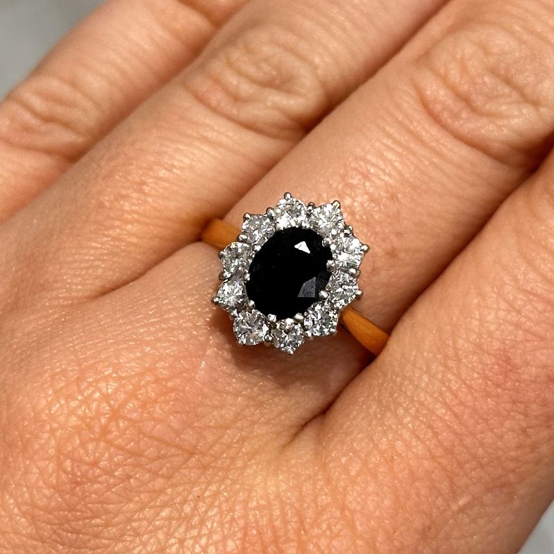 Pre-Owned 18ct Yellow Gold Sapphire and Diamonds Cluster Ring