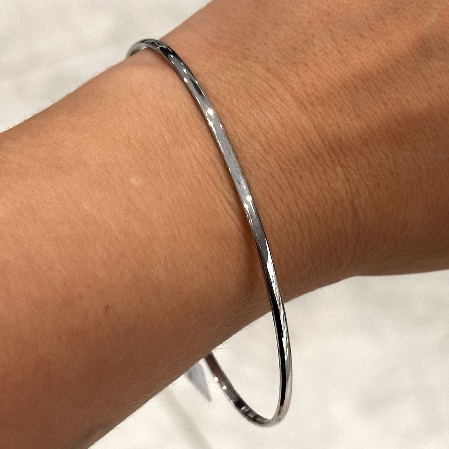 9ct White Gold 2.3mm D-Shape Oval Slave Bangle