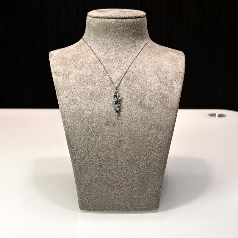 9ct White Gold Multi Sone Blue Topaz Pendant