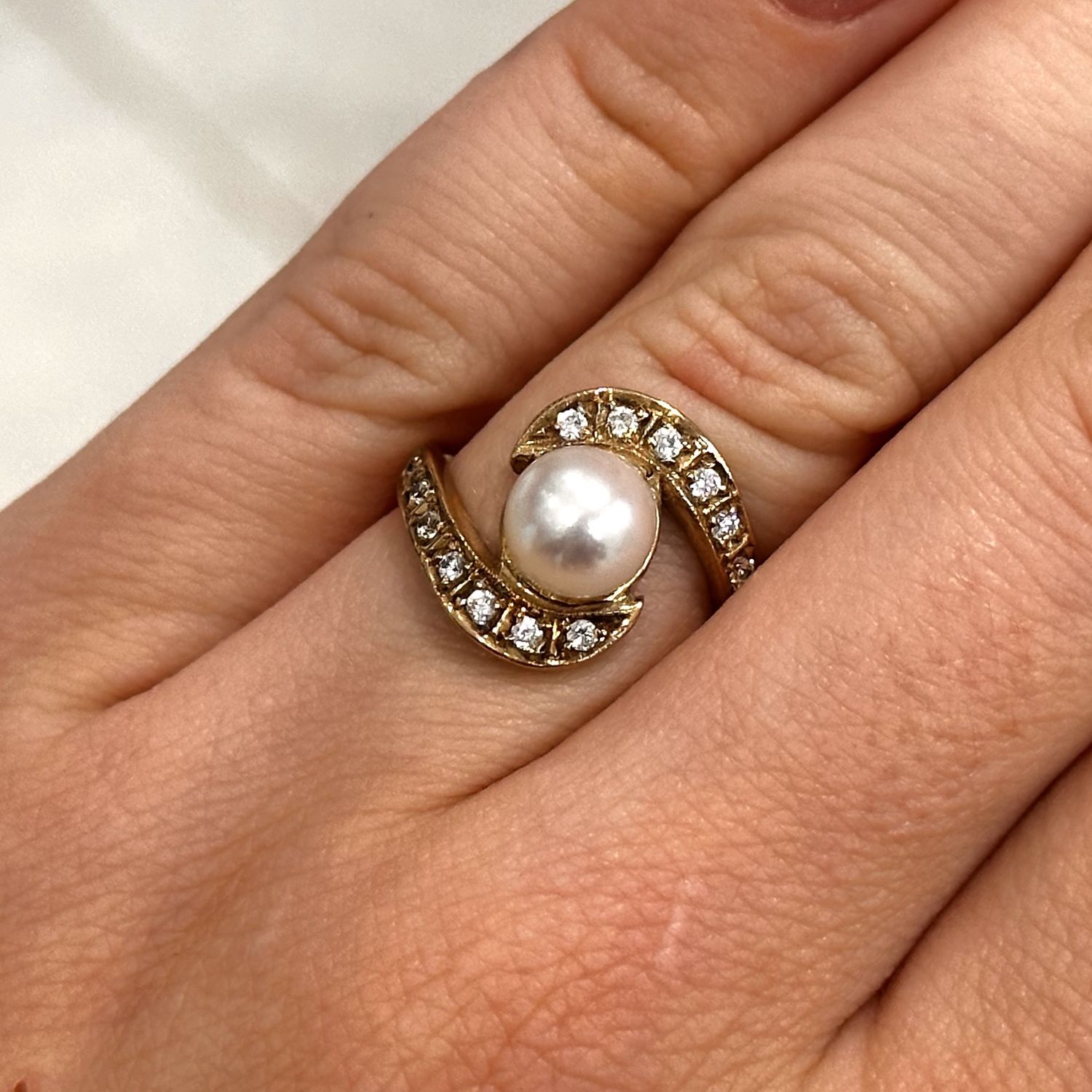 Pre-Owned 18ct Yellow Gold Pearl and Diamond Ring