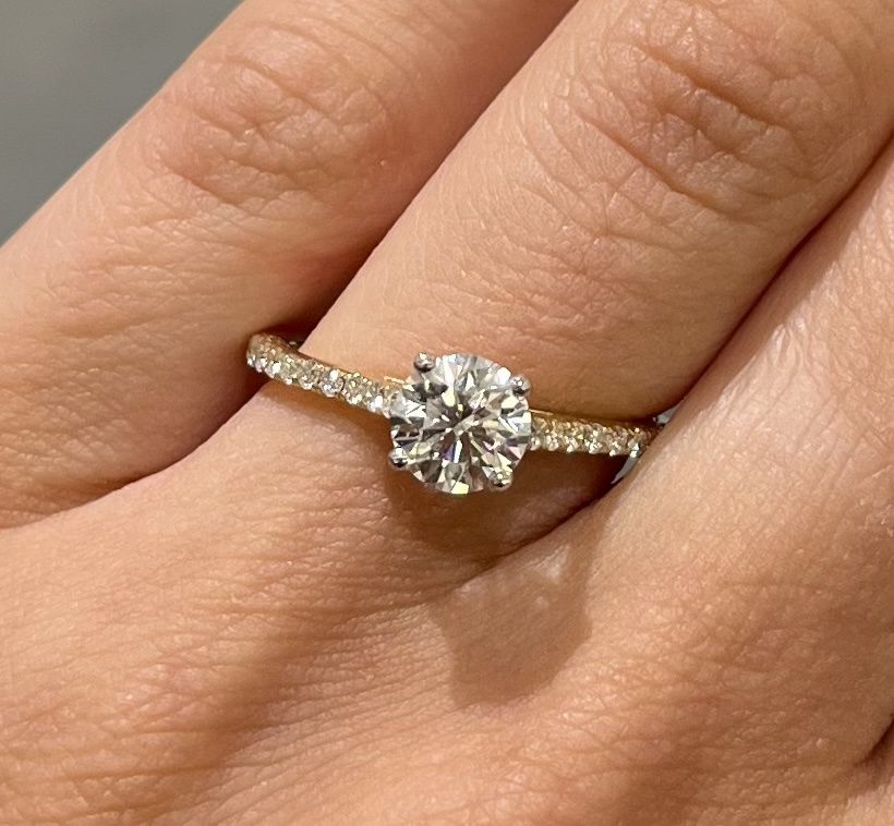 18ct Yellow Gold 1.03ct I VS2 Diamond Solitaire Ring With Diamond Shoulders