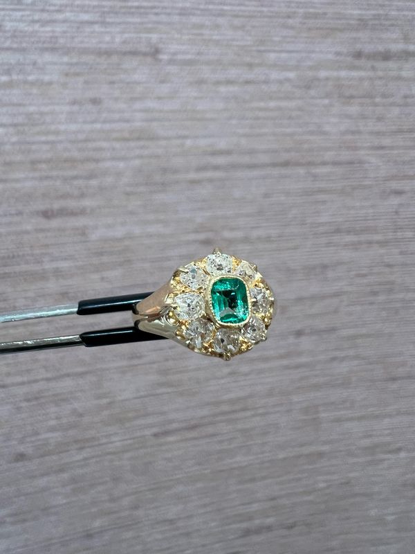Pre-Owned Emerald &amp; Old Cut Diamond Vintage Flower Cluster Ring
