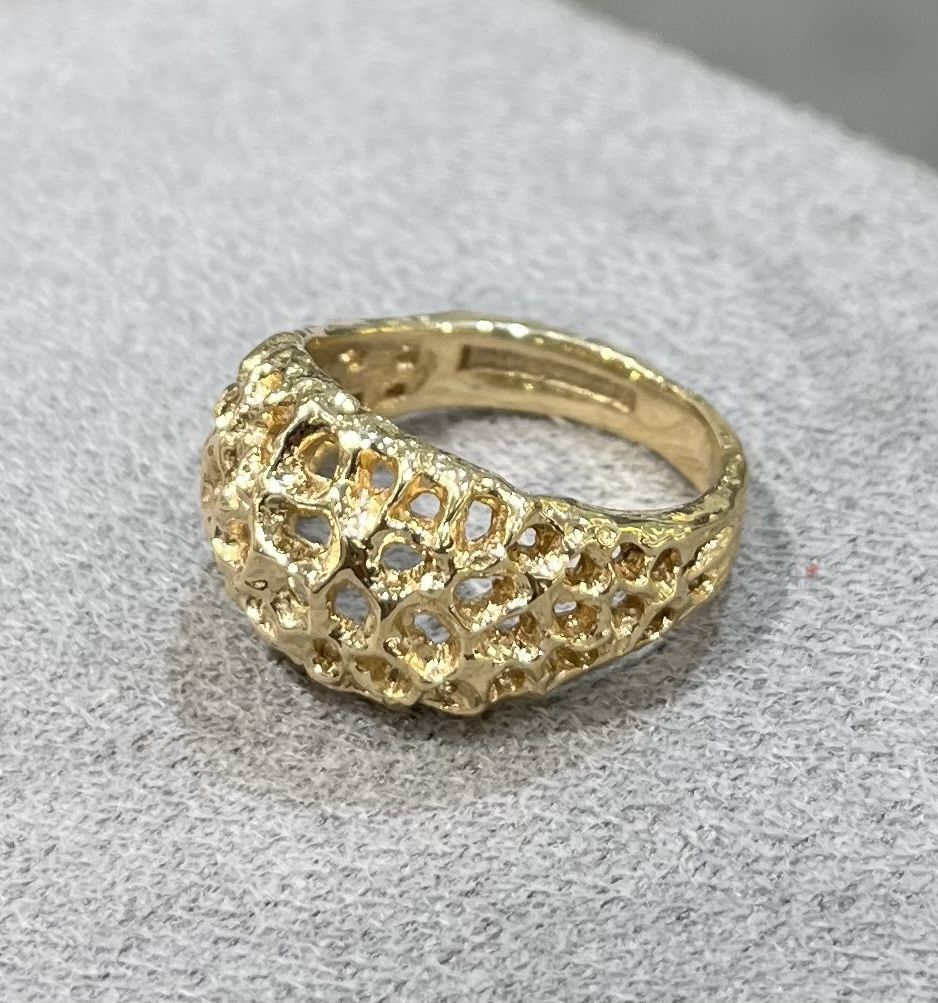 Pre-Owned 9ct Yellow Gold Textured Dome Ring