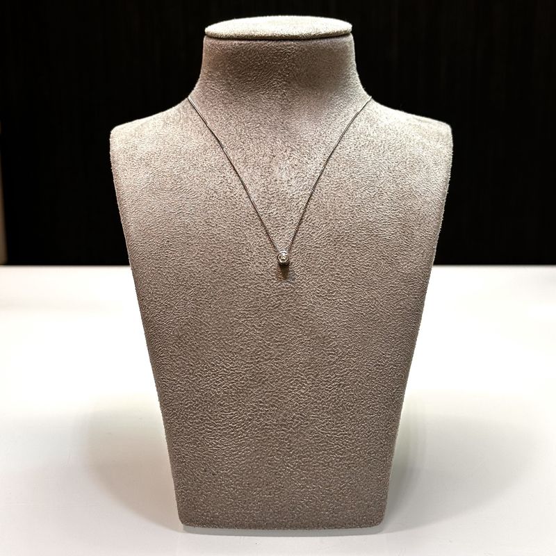 Pre-Owned 18ct White Gold 0.23ct Diamond Solitaire Pendant with 18ct Curb Chain 18”