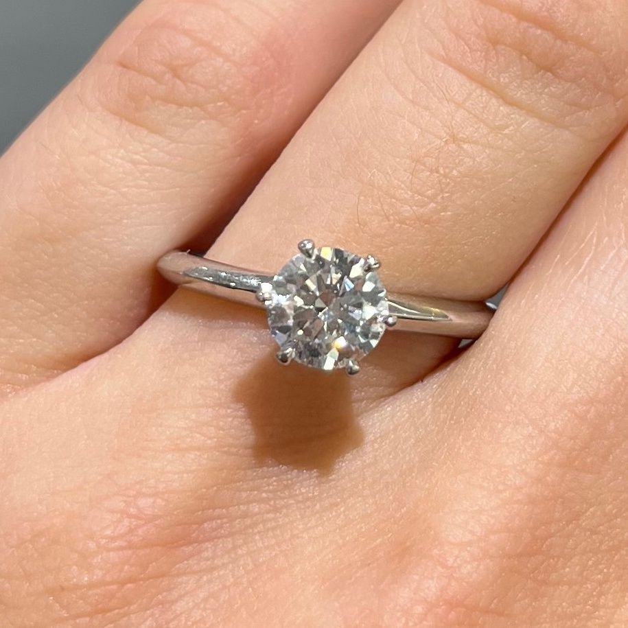 Platinum 1.01ct Round Brilliant Diamond Ring