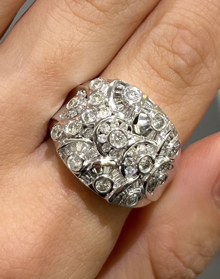 Pre-Owned 14ct White Gold 1.80ct Diamond Cluster Ring