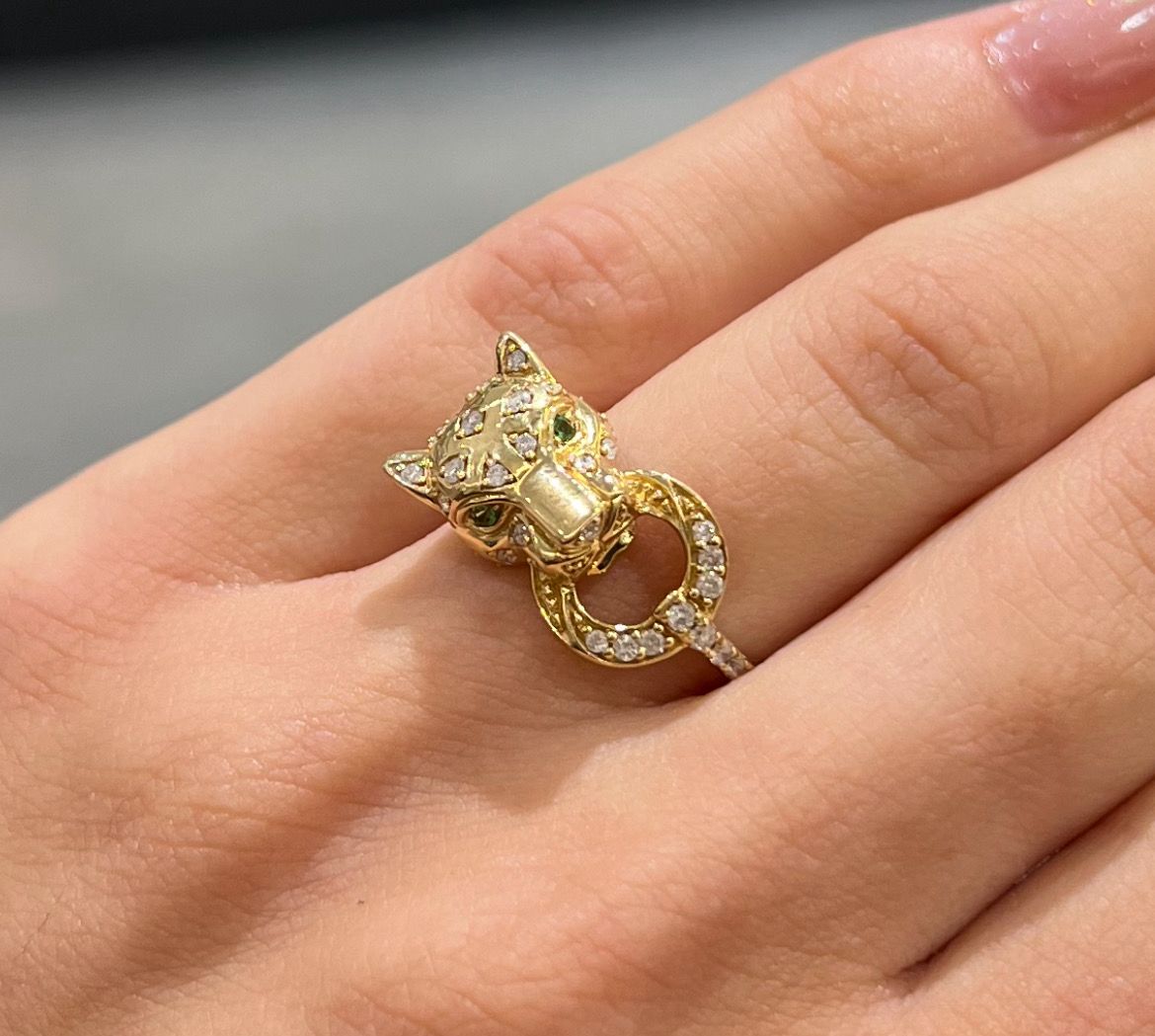 Pre-Owned 18ct Leopard Head Ring with Diamonds &amp; Garnets