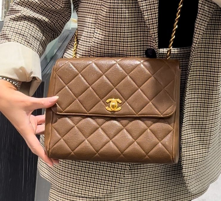Pre-Owned Chanel Vintage Tall Classic Flap in Brown Caviar Leather