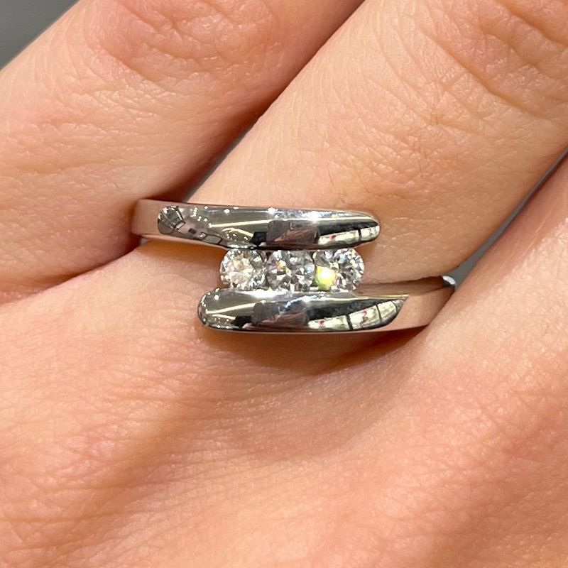 Pre-Owned 18ct White Gold 0.25ct Diamond 3 Stone Ring
