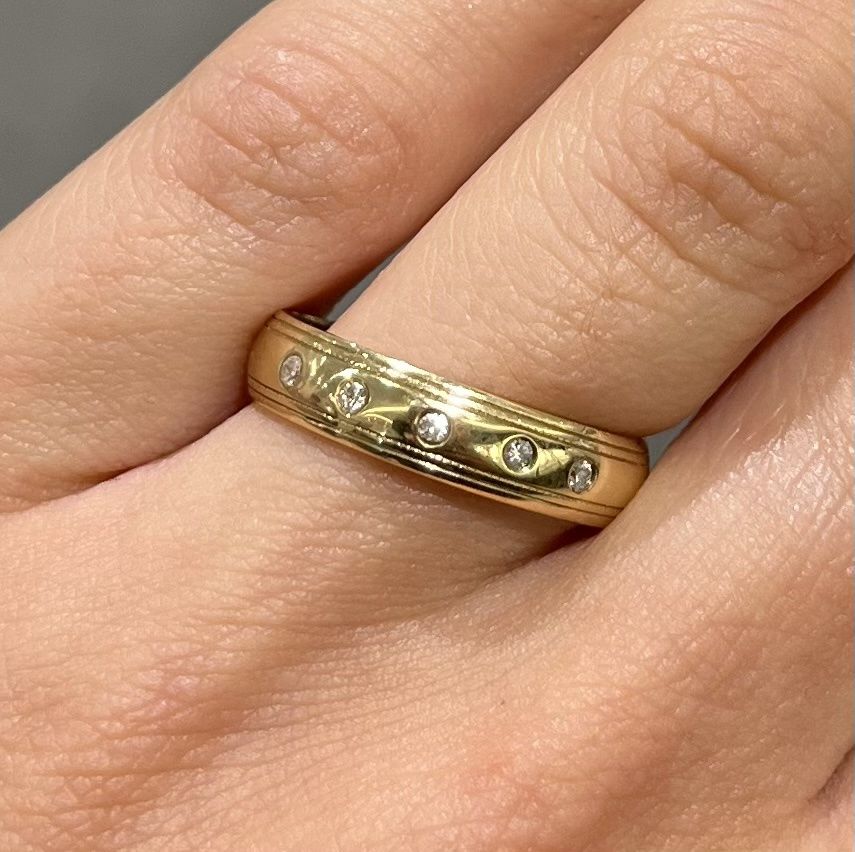 Pre-Owned 9ct Yellow Gold 0.05ct Diamond Band Ring