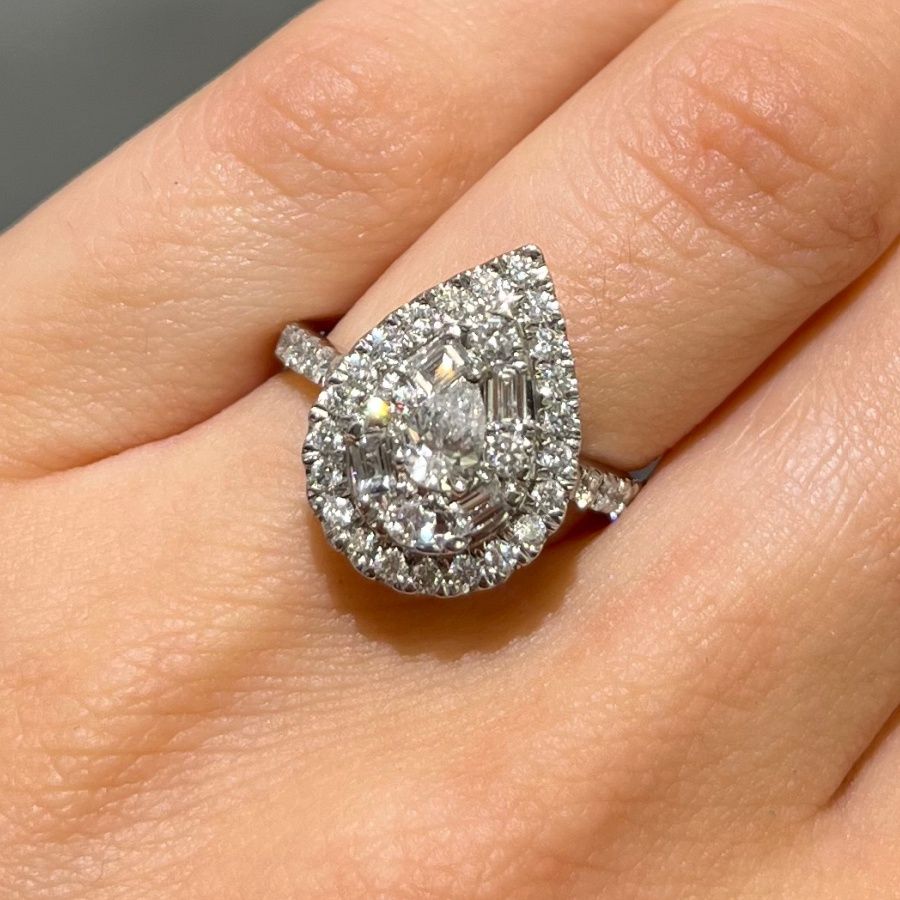 Pre-Owned Platinum 1.00ct Diamond Pear Shape Cluster Ring