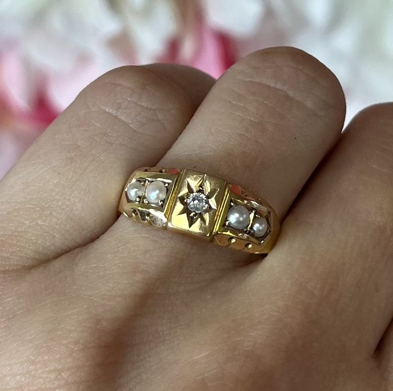 Pre-Owned 15ct Yellow Gold Antique Pearl &amp; Diamond Ring