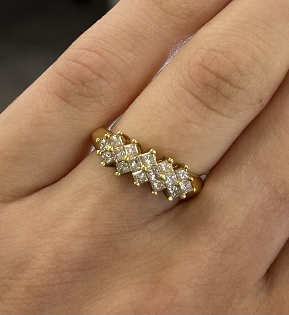 Pre-Owned 18ct Yellow Gold 16 Stone Princess Cut Diamond Cluster Ring