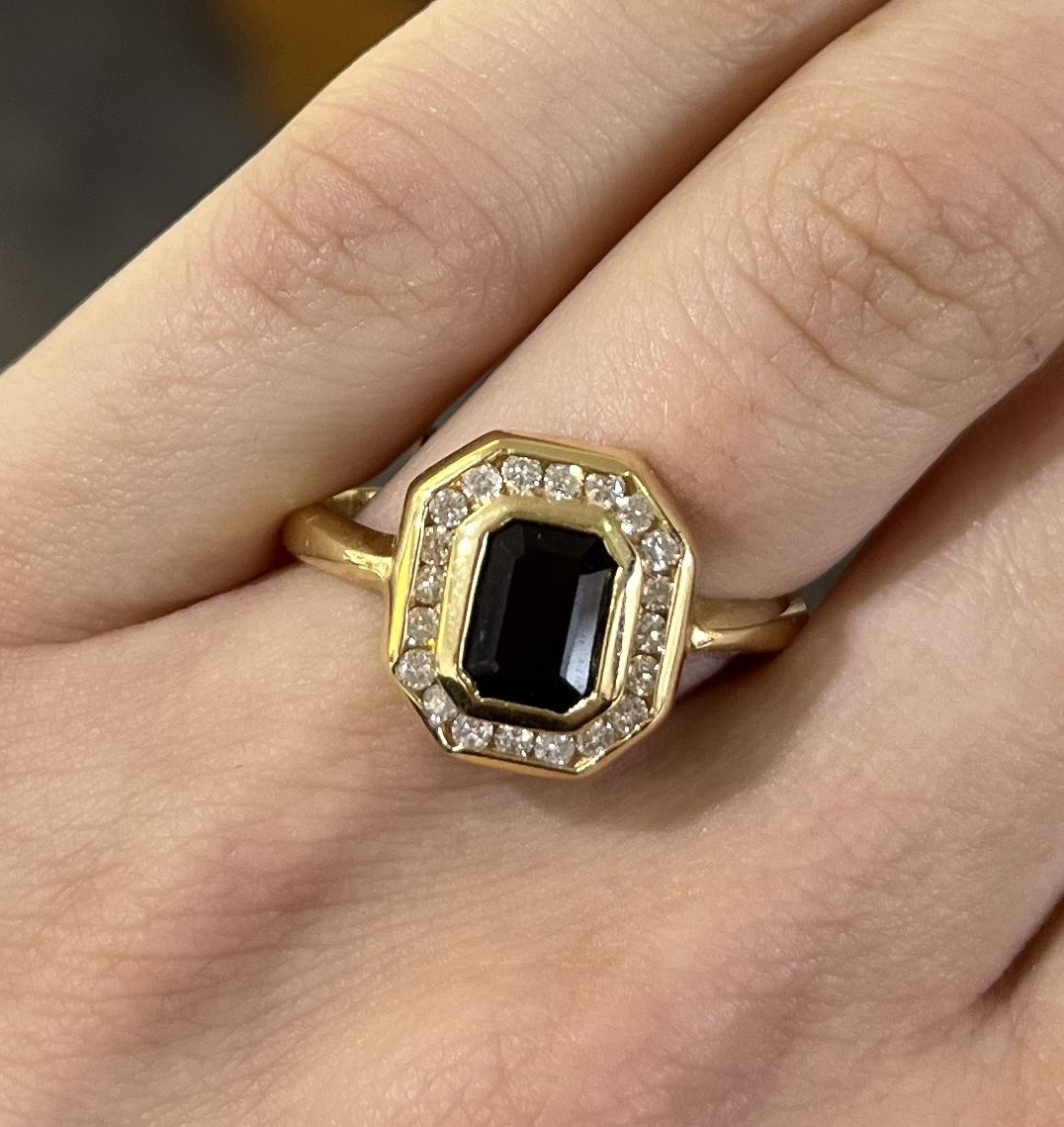 Pre-Owned 14ct Yellow Gold 0.85ct Sapphire &amp; 0.24ct Diamond Ring