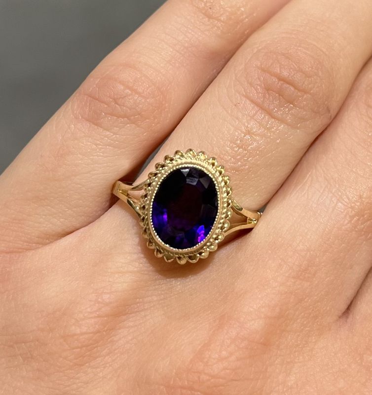 Pre-Owned 9ct Yellow Gold Amethyst Ring