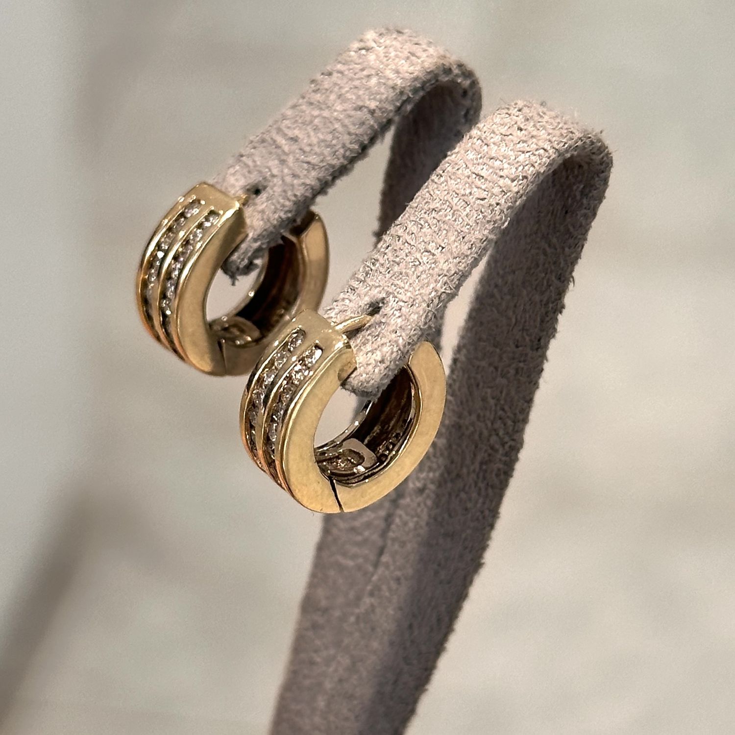 Pre-owned 9ct Yellow Gold 0.50ct Diamond Cuff Earrings