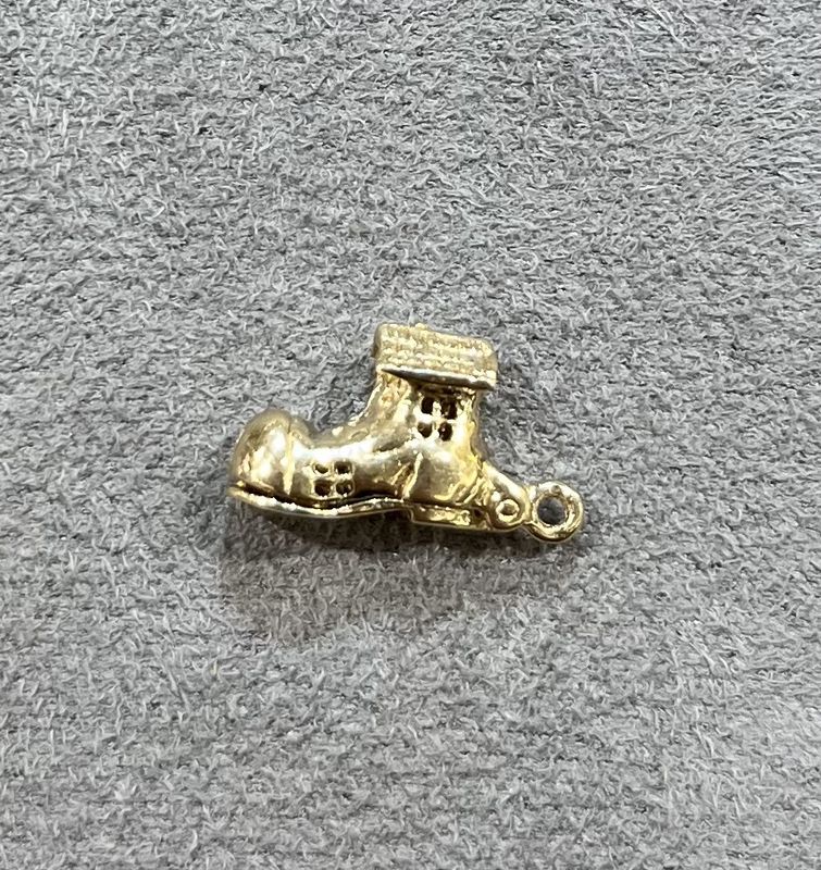 Pre-Owned 9ct Yellow Gold Boot Charm