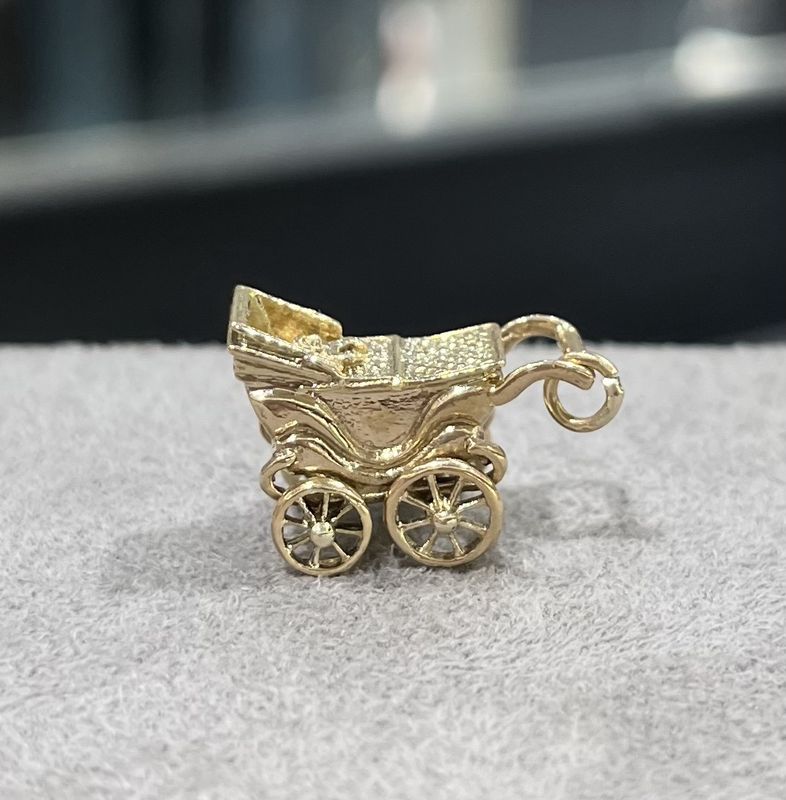 Pre-Owned 9ct Yellow Gold Pram Charm