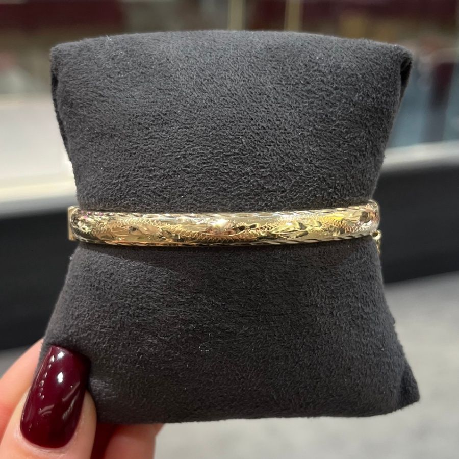 Pre-Owned 9ct Yellow Gold Hinged Patterned Bangle