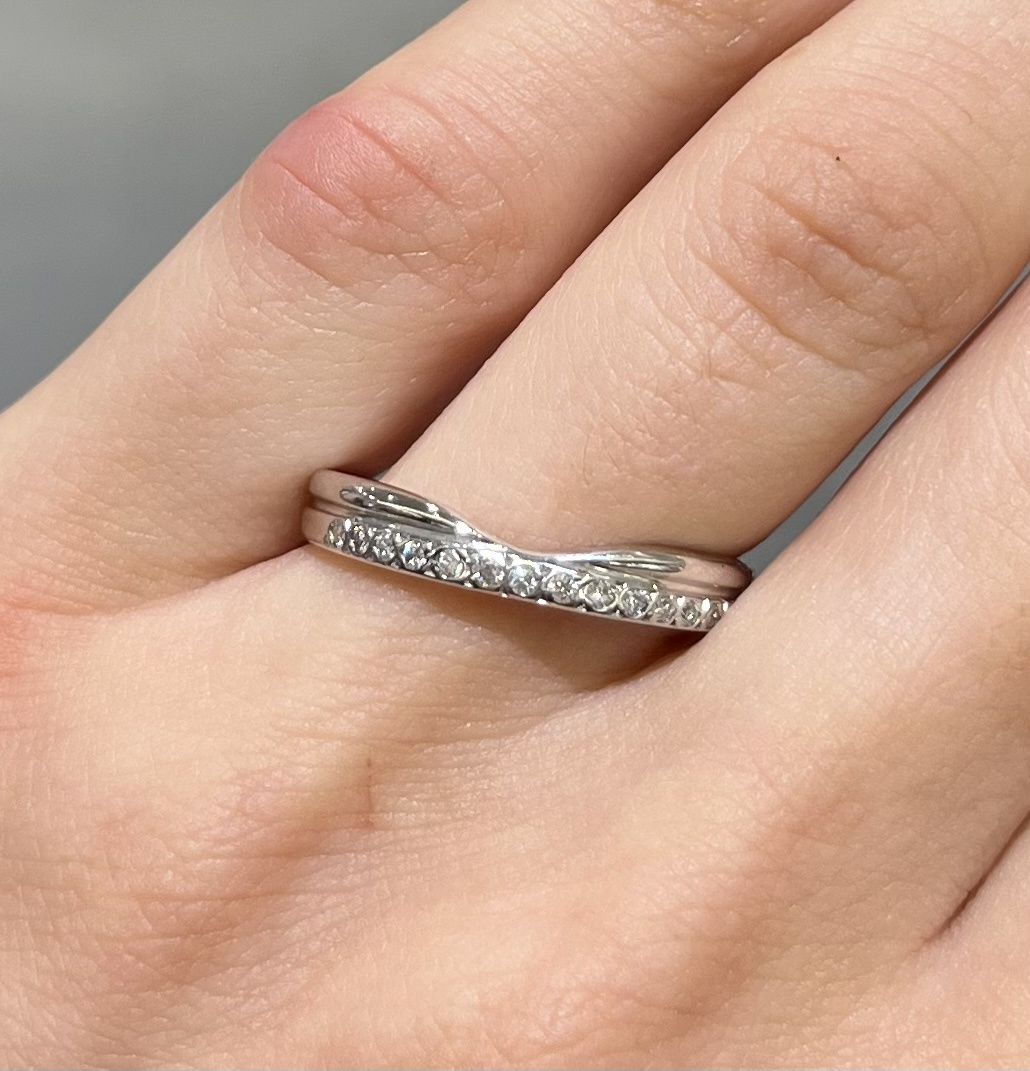 Pre-Owned 18ct White Gold 0.10ct Diamond Set Shaped Band