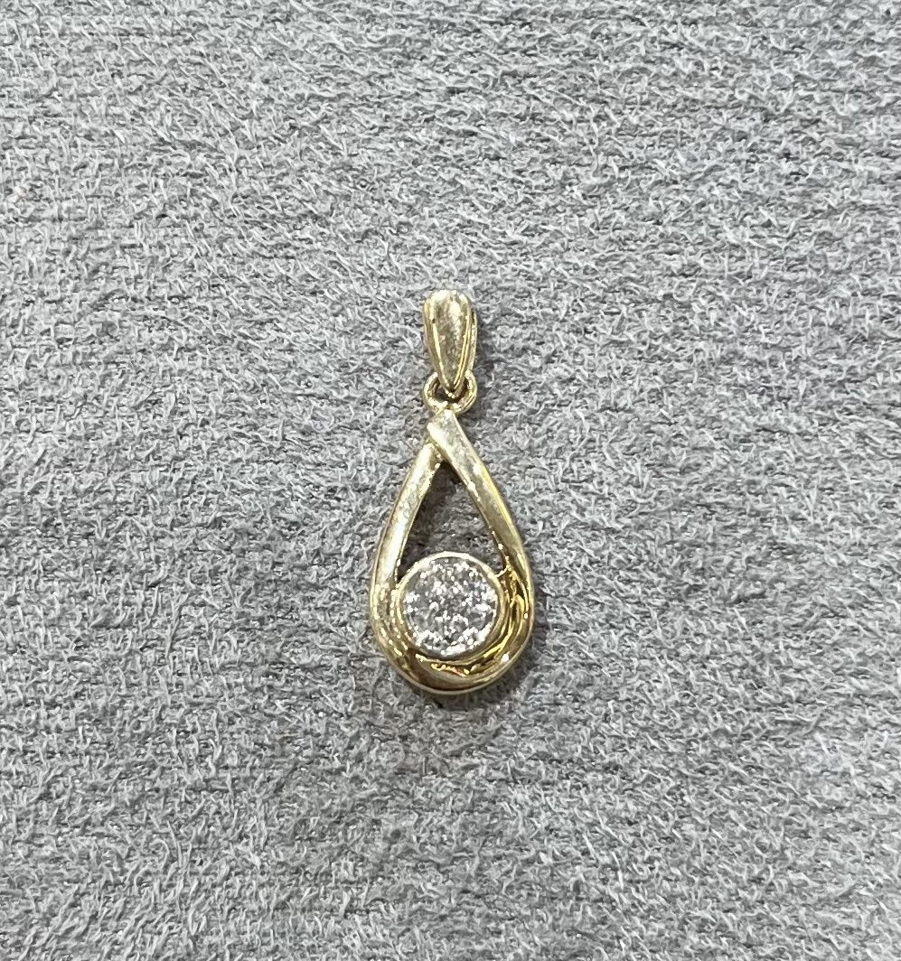 Pre-Owned 9ct Yellow Gold Diamond Pear Shape Pendant