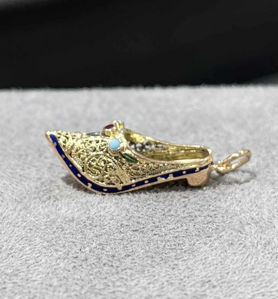 Pre-Owned 9ct Yellow Gold Vintage Enamel Shoe Charm