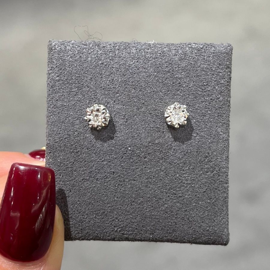 Pre-Owned 9ct Yellow Gold 0.10ct Diamond Solitaire Stud Earrings