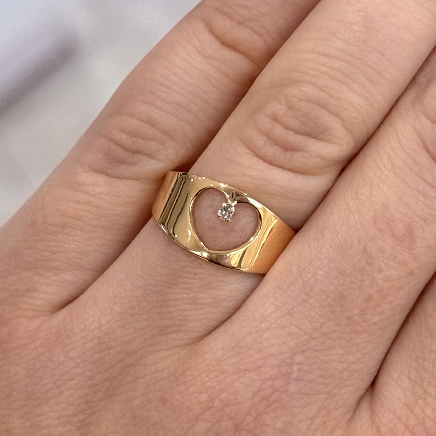 Pre-owned 9ct Yellow Gold Diamond Ladies Signet Ring