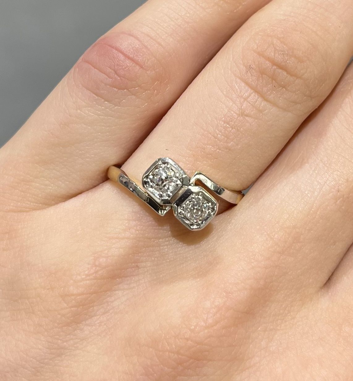 Pre-Owned Vintage 0.25ct Old European Cut Diamond 2 Stone Ring