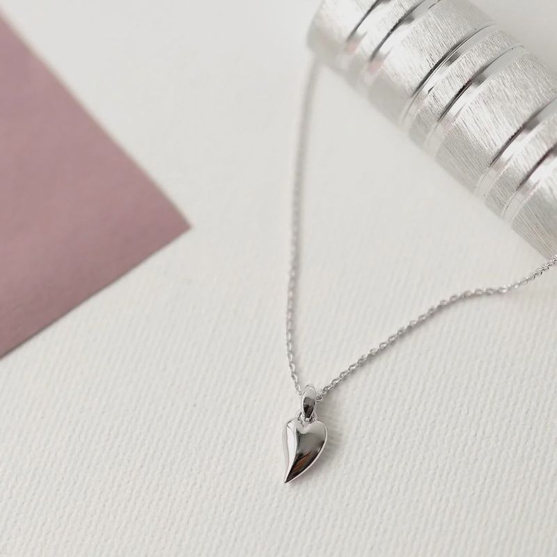 Desire Kiss Mini Heart Necklace